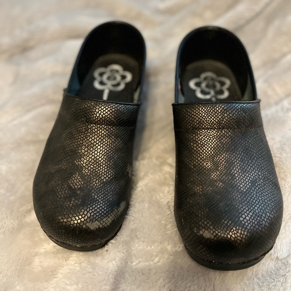 Sanita clogs black and gold size 40- OPEN to Offers